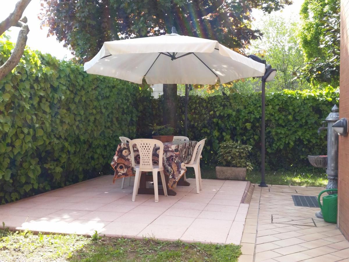 B&B Accanto Al Focolare 2 Údine Exterior foto