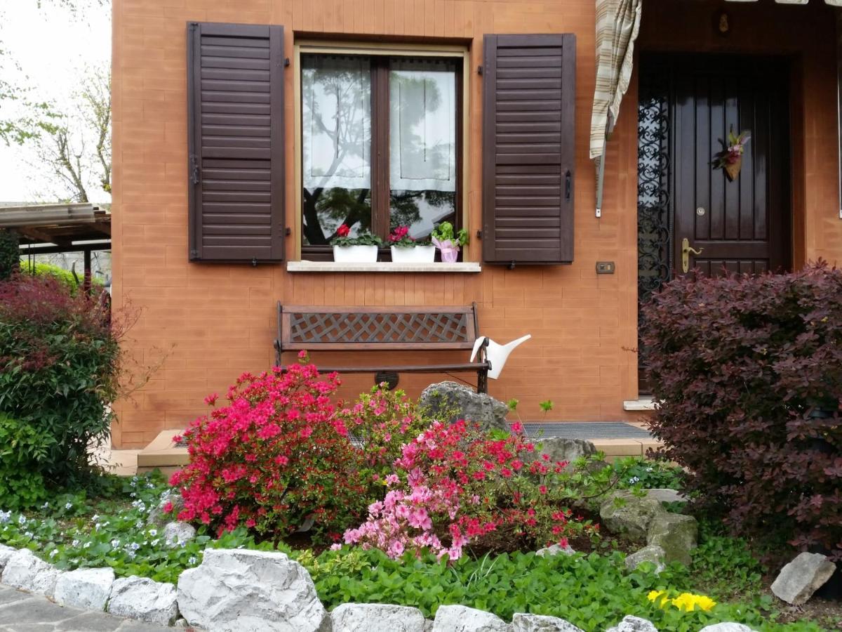 B&B Accanto Al Focolare 2 Údine Exterior foto
